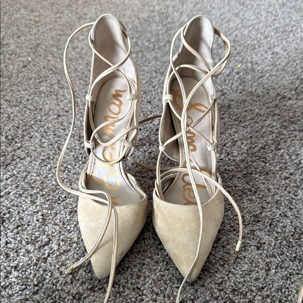 Elegant Cream Lace-Up Women's Shoes